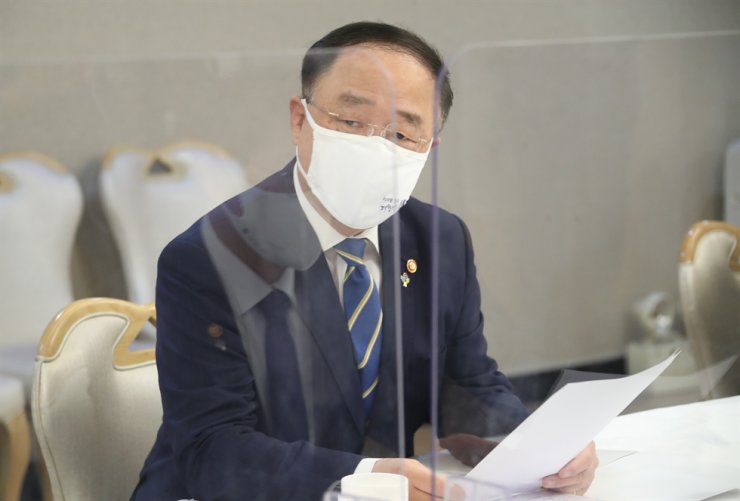 Korea considers another extra budget without debt sale: Finance minister