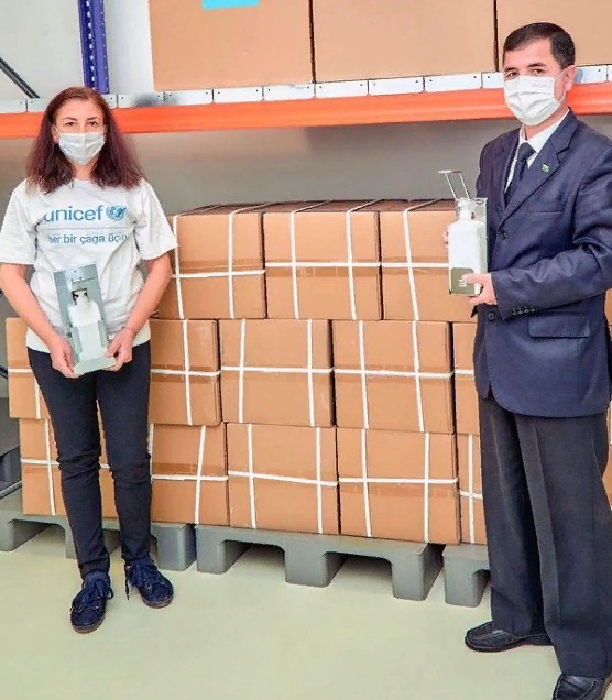 UNICEF donated $ 132,000 worth of hand disinfection dispensers to Turkmenistan